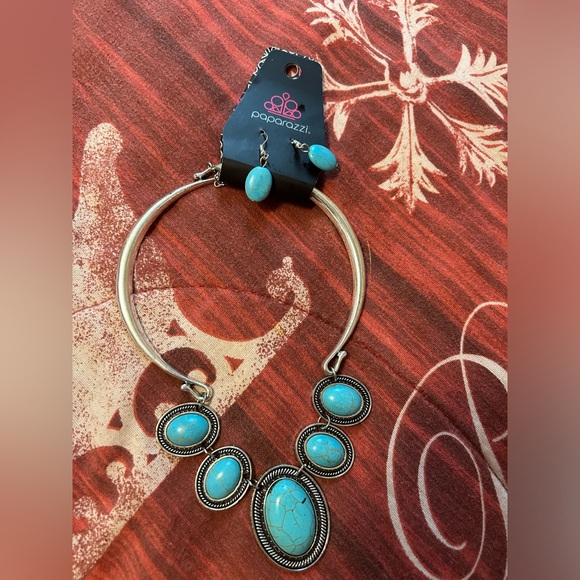 Turquoise Earrings and Necklace Set - Picture 2 of 8